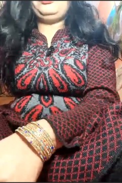 Hot Bhabhi Showing Her Hot Figure Videos Part 1
